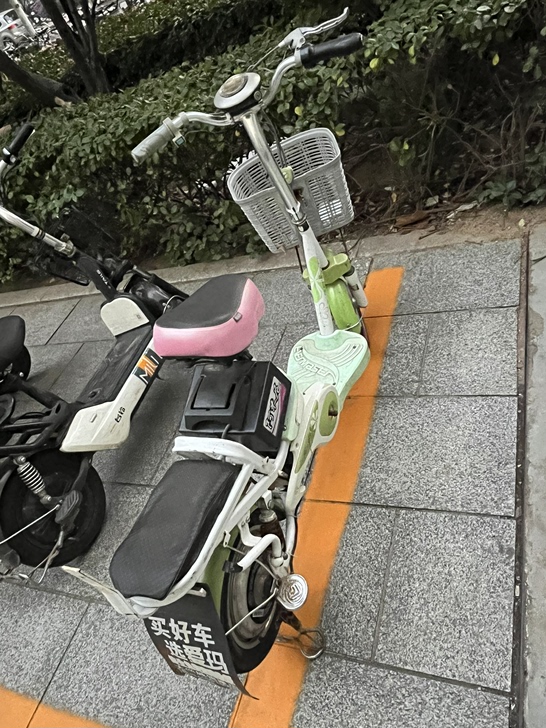出电瓶车：450##amp；yen； 能跑...