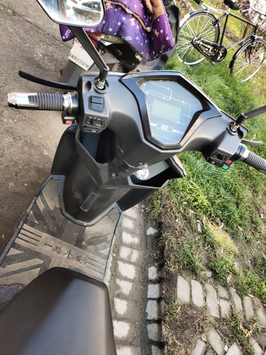 72v20a电动车1200w载重王