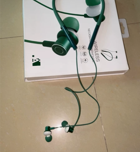 无线蓝牙运动耳机 感兴趣的话点“我想要”和...