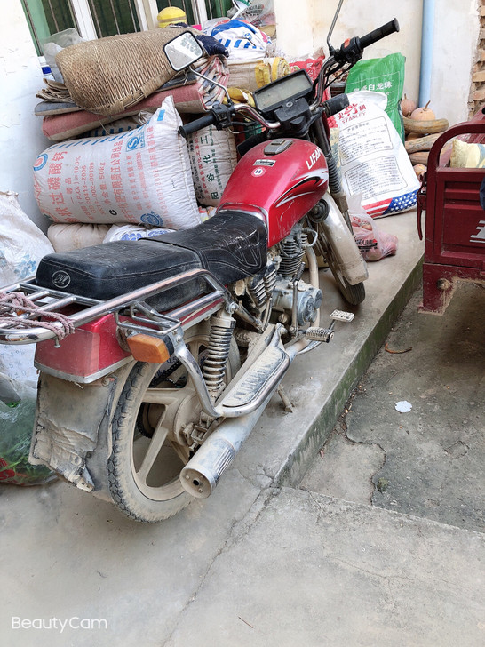 力帆125摩托车、老人年龄大了不敢骑了，低...