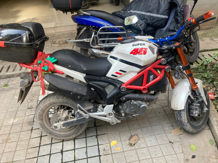 小怪兽摩托车150cc