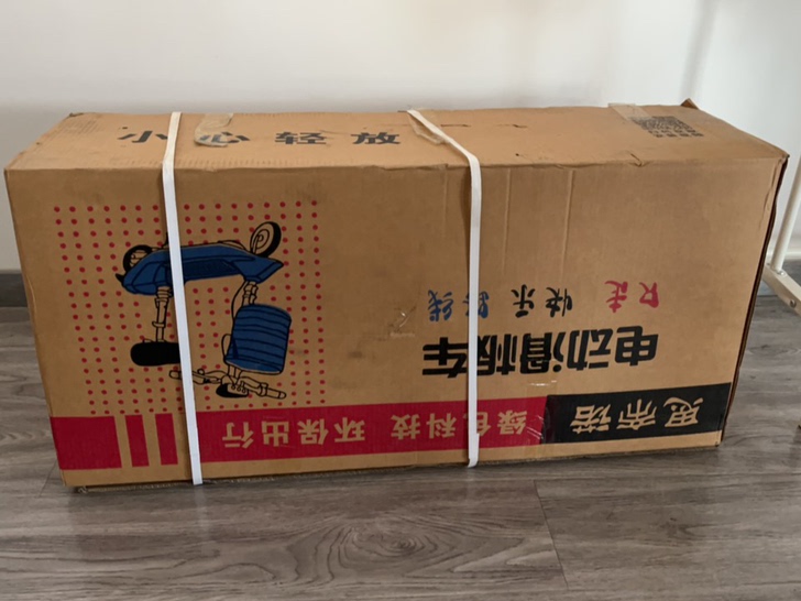 电动滑板车全新未拆.两辆，另一辆已经装上了