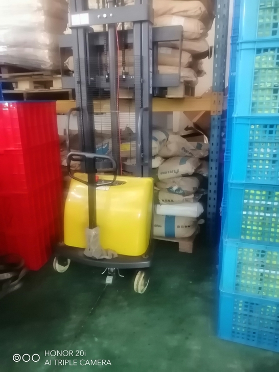 升高三米叉车两吨，几乎没怎么用？要更换柴油...