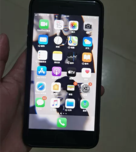自用苹果8，黑色，64G。功能完好，指纹也...
