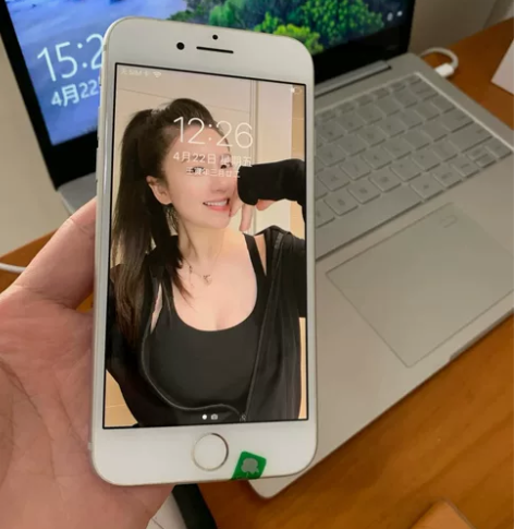 苹果8 小8 128g内存 成色新 支持移...