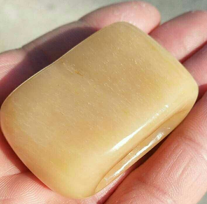 45包邮到家  驼骨黄透料把件