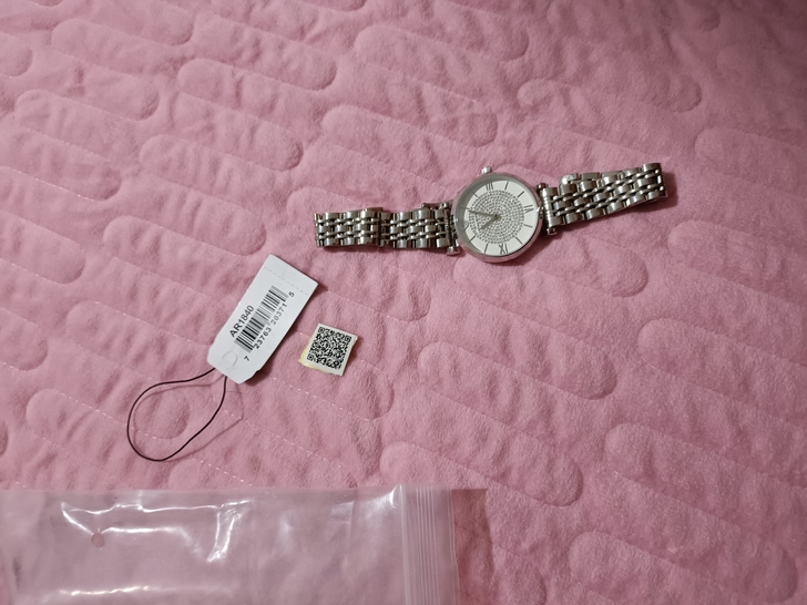 全新，女士满天星手表，朋友送的，不喜欢带手...