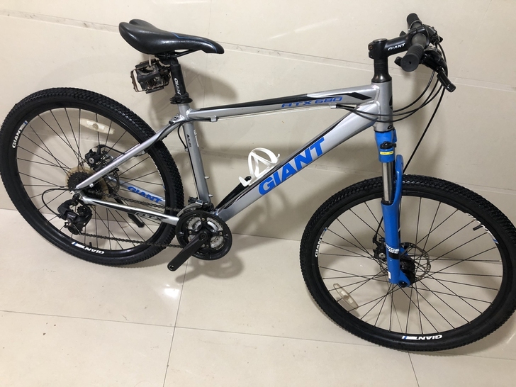 捷安特atx680山地车自行车，禧玛诺24...