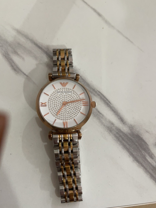 阿玛尼正品手表，分手了不想要了。