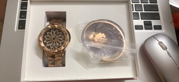 宾卡达手表，买来就试戴了一下，不符合本人戴...