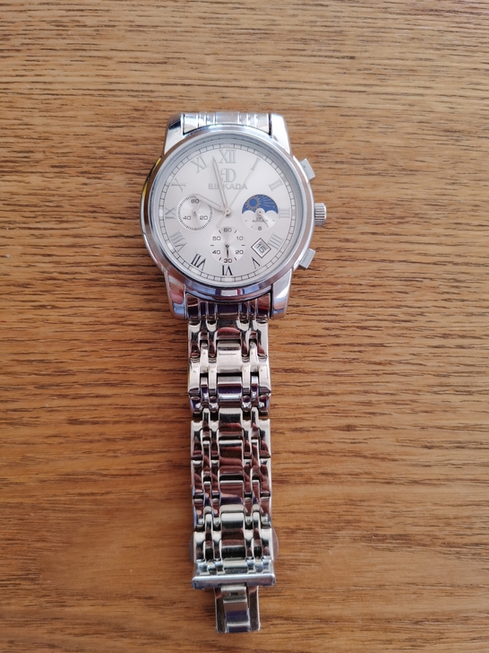 宾卡达男士手表 石英的 几乎全新 便宜转让