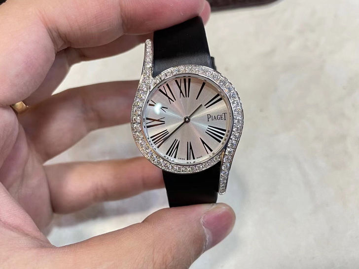 伯爵 圈口后镶莫桑钻也可以镶钻南非真钻 1...