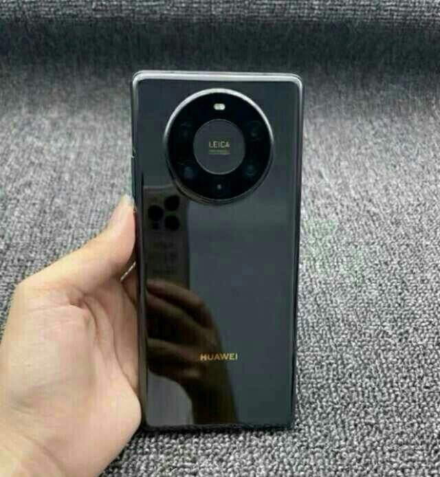 华为mate40pro 8+256亮黑色，