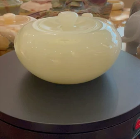 天然进口玉石烟灰缸，可以当茶馆、糖罐、烟灰...
