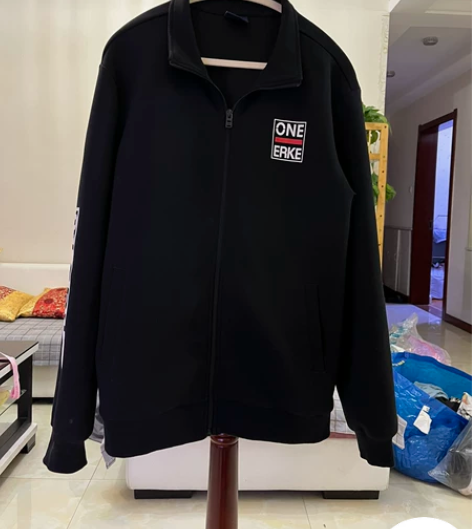 鸿星尔克男式运动衣，180码。 感兴趣的话...