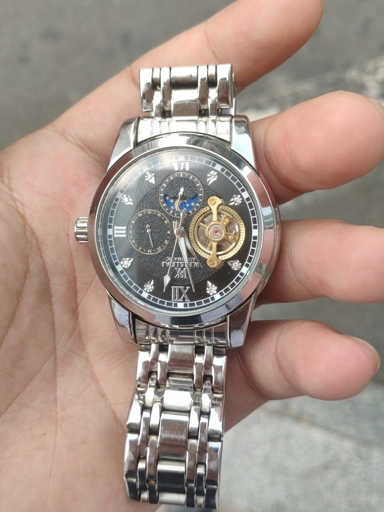 机械表,自己上门来拿。