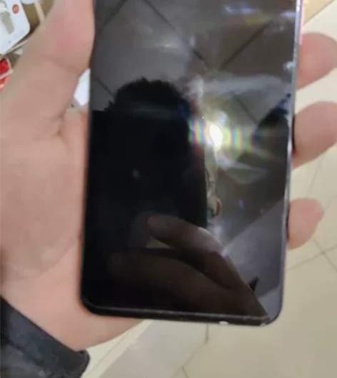 vivo Y52S 8+128 充电有电流...
