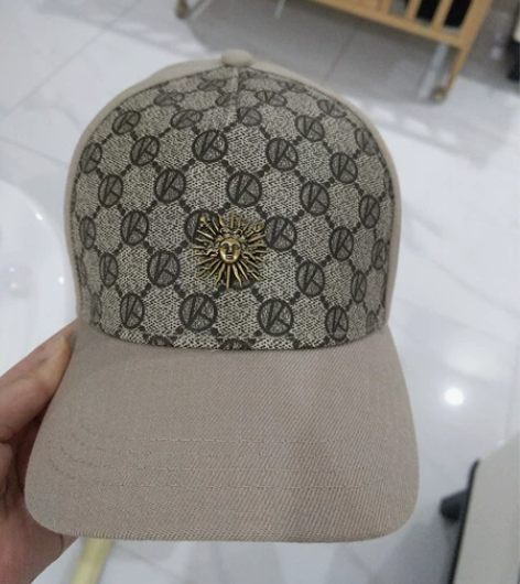 太阳帽,棒球帽 帽沿挺大的,颜色浅好搭配 ...