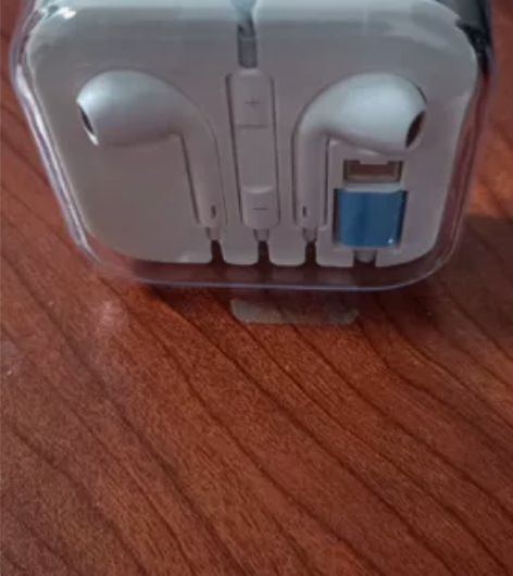 荣耀magic4手机赠品耳机，没打开，40...