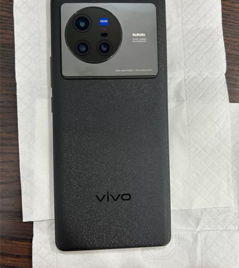 99新 vivo X80 8+256 黑色...