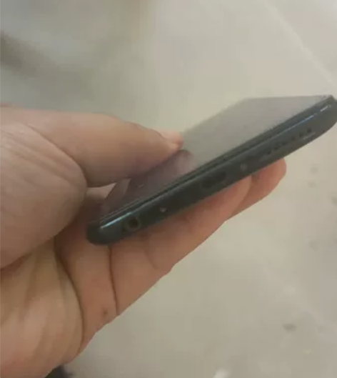 vivo  y85  4+64功能正常，屏...