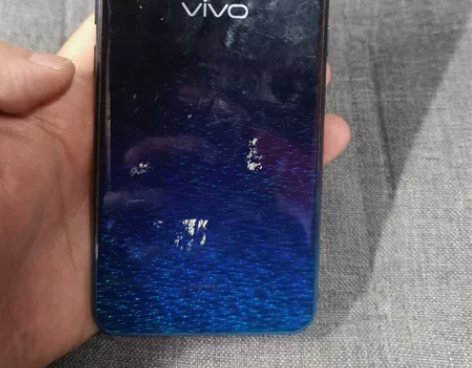 vivo x23幻彩版，6+128 开机屏...