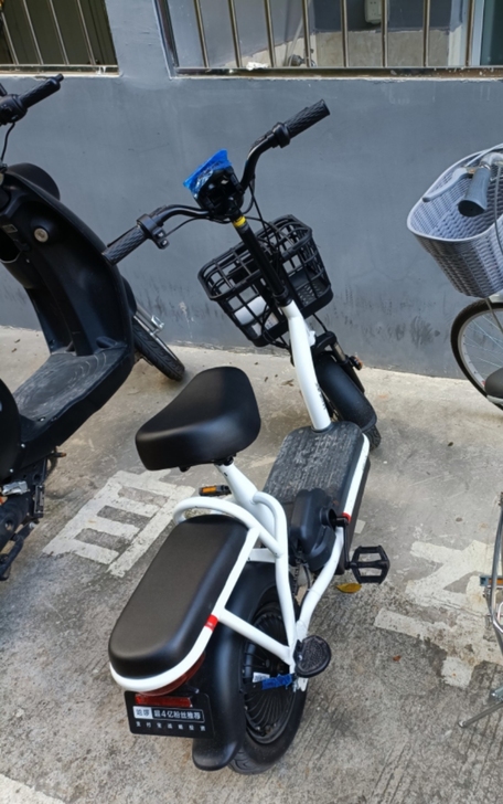 850出一辆准新电动车，哈啰棒途H16，车...