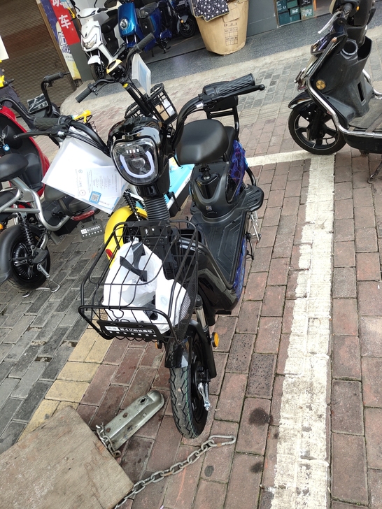 哈啰电动车48V20，续航50－60公里，...