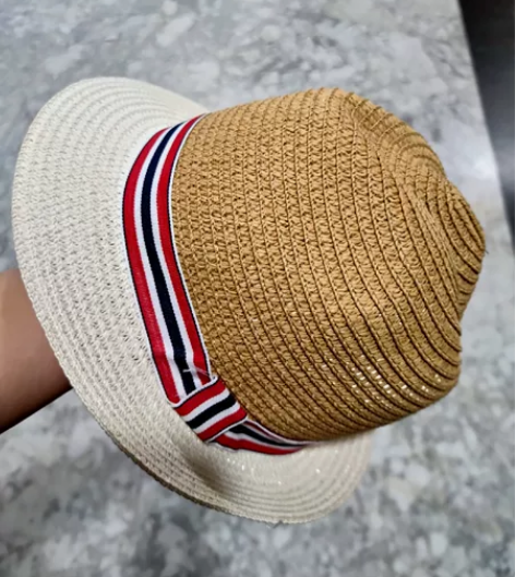 儿童草帽,遮阳帽,几乎没有带过,全新。适合...