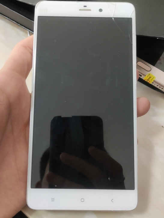 小米note  lte，3+64，屏幕烂