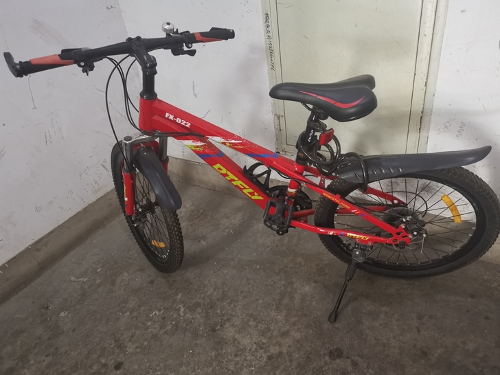 刚买了没多长时间的自行车，低价转让