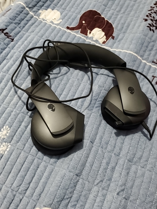 外星人510耳机一个  用不到了  便宜出...