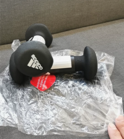 阿迪达斯Adidas哑铃，1公斤每对55元...