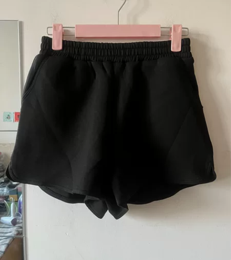 全新太空棉短裤，裤长34有口袋，腰围62拉...