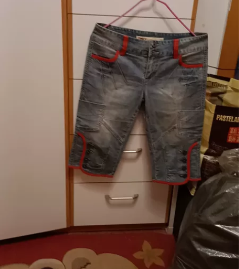 全新牛仔裤，100斤以下能穿，有喜欢的留言...