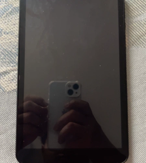 毕业换苹果了 平板用不着便宜卖了 99.9...