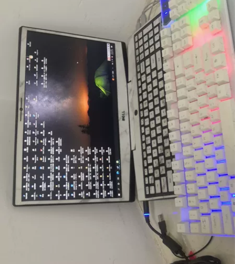 原价5500元,现2500包邮元出自用戴尔...