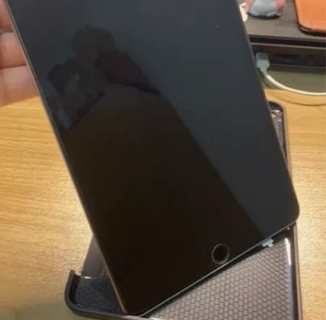 99新 苹果iPad一台 因公司给配了一台...