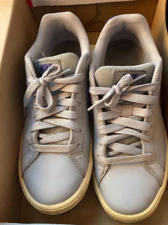 耐克运动鞋35码