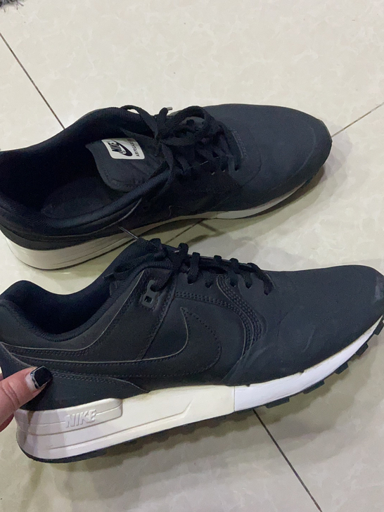 nike。男生休闲运动鞋。43码。基本没穿...