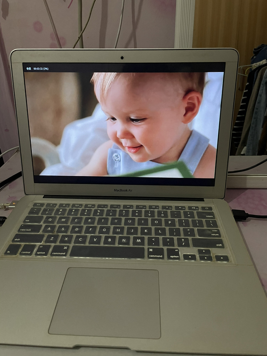 个人苹果笔记本,所有部位一直贴着好膜,撕开...