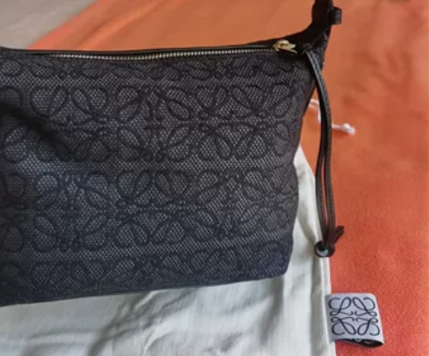 闲置转让，全新，带布袋罗威家的，小号便当包...