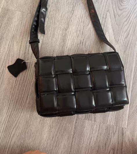 BOTTEGA VENETA葆蝶家男女同款...