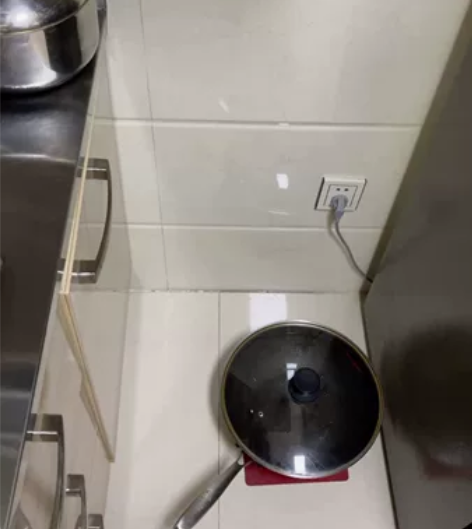 转让：美的微波炉9成新，喜欢的私聊 感兴趣...