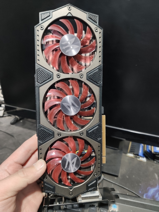 影驰GTX960 Game 4G显卡，在用...