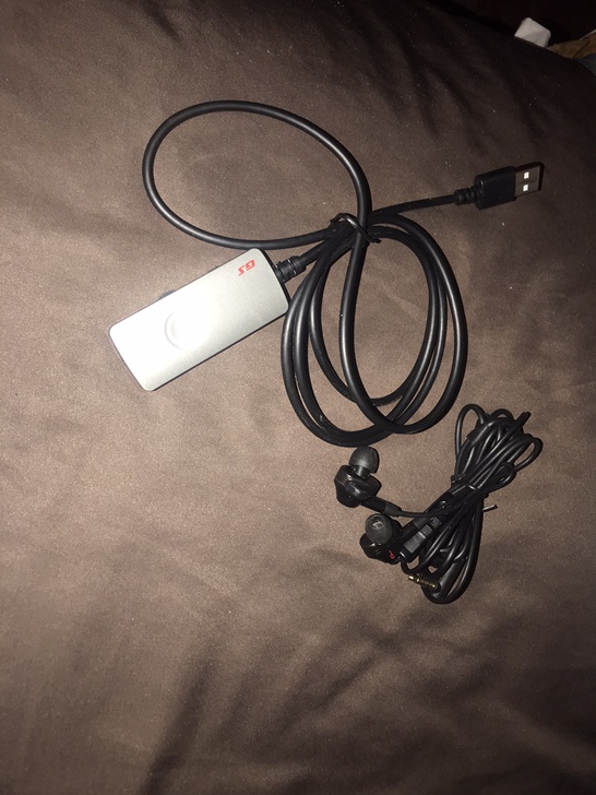 漫步者入耳式耳机，买了用了一个星期不习惯换...