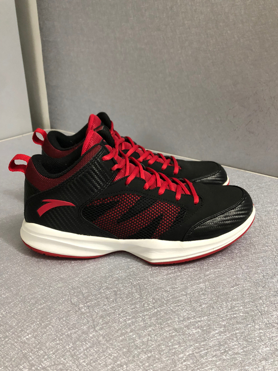 安踏品牌 42码 运动鞋缓震耐磨篮球鞋