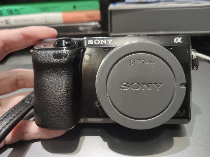 索尼nex7套机,经典奶昔7。买来街拍的,...