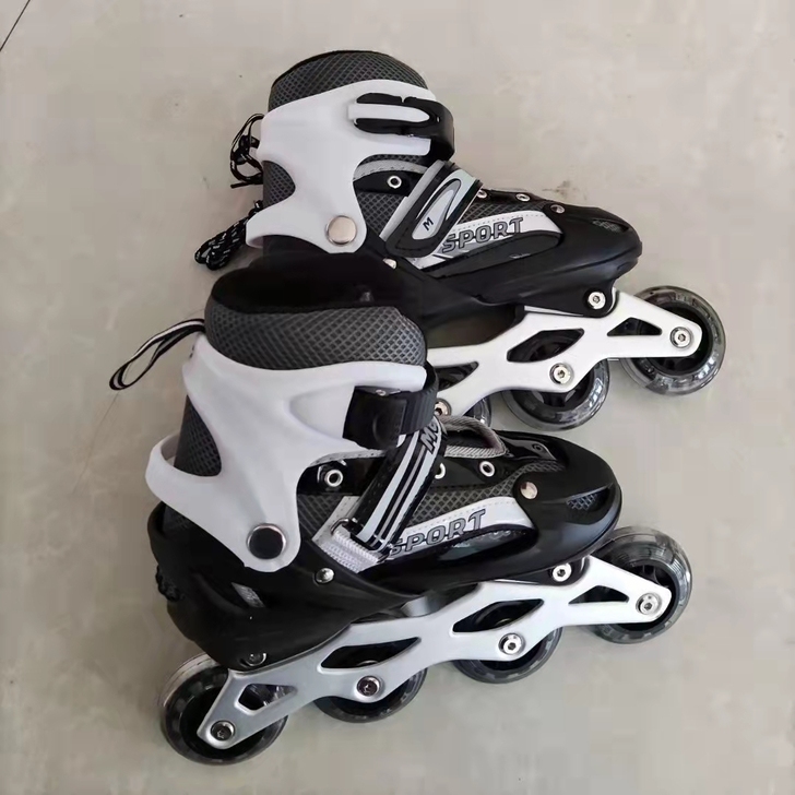 全新 轮滑鞋转卖，因俱乐部关门