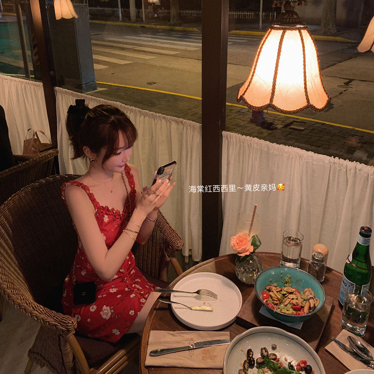 金蘑菇菇【西西里裙】集复古优雅与甜美慵懒于...